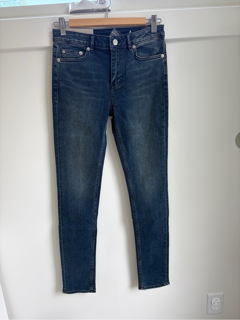 NWT- BLK DNM women's slim fit Jeans 22 in York Blue